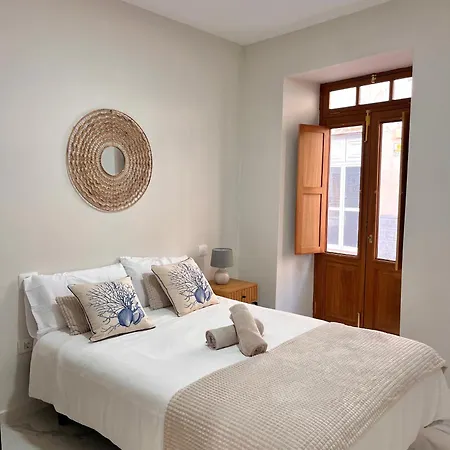 House Patio Azul Nyaraló *